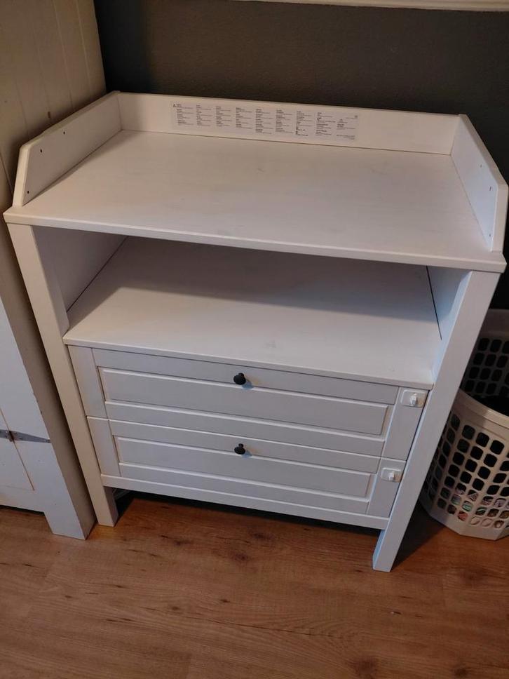 Ledikant en commode sundvik, Kinderen en Baby's, Kinderkamer | Commodes en Kasten, Gebruikt, 90 tot 105 cm, 100 cm of meer, 50 tot 70 cm