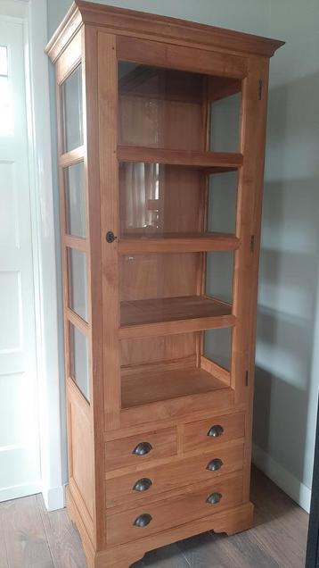  houten vitrinekast  beschikbaar voor biedingen