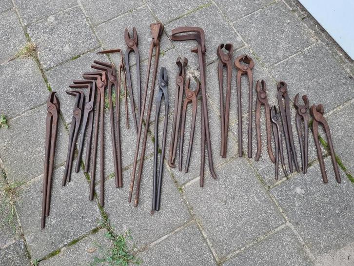 Smeedtangen, aambeeld, smeden, smederij, smidse, werkplaats, Antiek en Kunst, Antiek | Gereedschap en Instrumenten, Ophalen of Verzenden