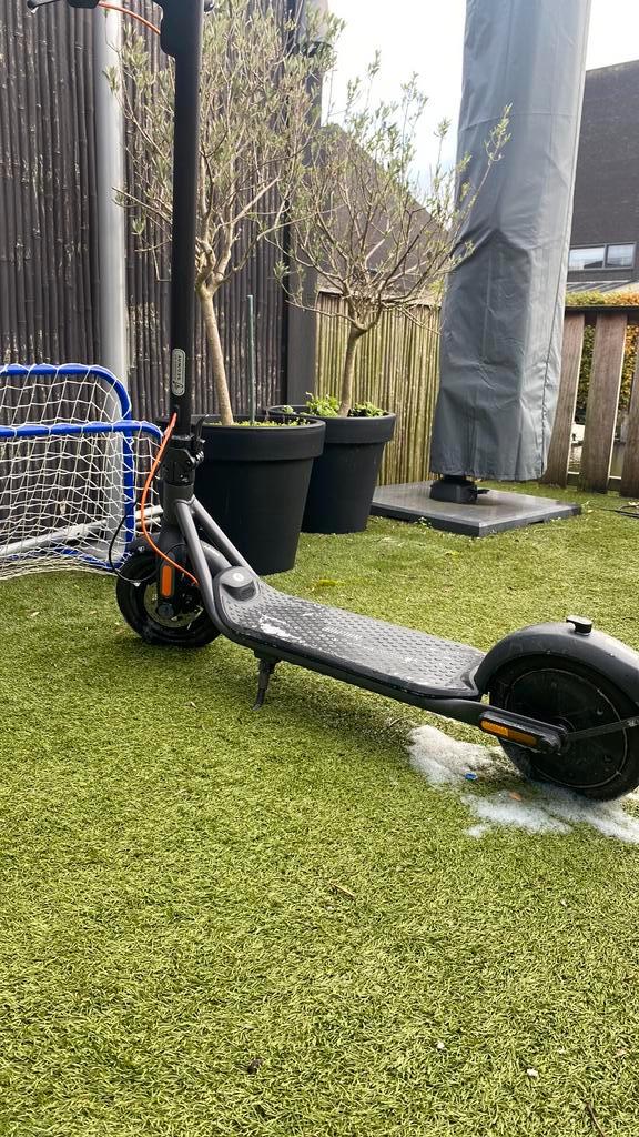 Elektrische step segway ninebot f2 plus, Fietsen en Brommers, Steps, Zo goed als nieuw, Elektrische step (E-scooter), Ophalen of Verzenden