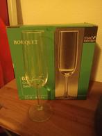 8x champagne glas  23cl, Ophalen of Verzenden, Zo goed als nieuw, Overige typen
