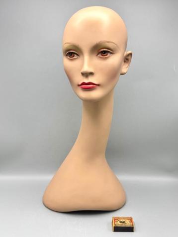 Vintage mannequin hoofd  beschikbaar voor biedingen