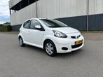 Toyota Aygo 1.0-12V Airco/Nieuwe Apk + Groot onderhoud, Voorwielaandrijving, Stof, Gebruikt, Zwart