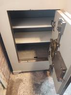 Antieke kluis uit kerk, Ophalen of Verzenden