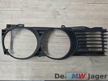 Grille rechts zwart BMW 7-serie E32 51131938426 beschikbaar voor biedingen