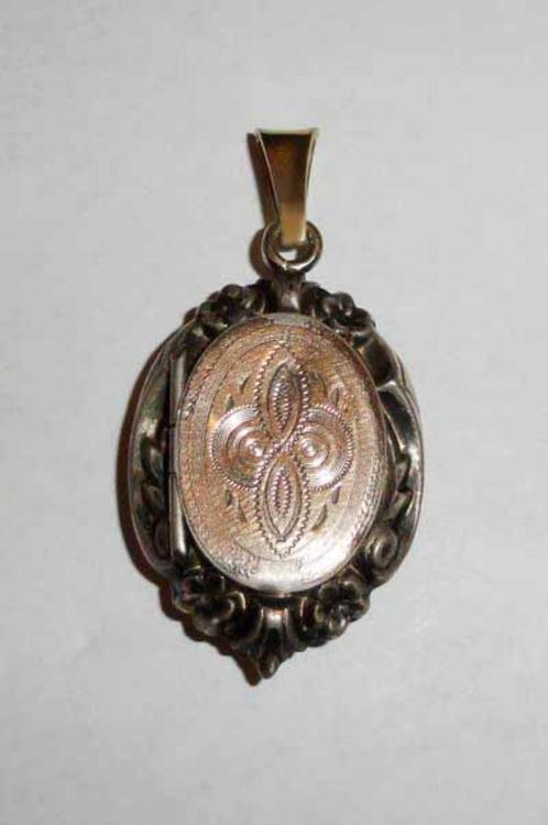 Medaillon Zilver verguld Goud Gegraveerd, Antiek en Kunst, Antiek | Goud en Zilver, Goud, Zilver, Ophalen of Verzenden