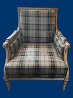 Klassieke Fauteuil met Schotse Ruit, Huis en Inrichting, Fauteuils, Hout, Gebruikt, Ophalen of Verzenden, 50 tot 75 cm