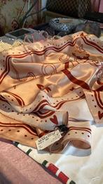 Sjaal zijde, Kleding | Dames, Mutsen, Sjaals en Handschoenen, Verzenden, Zo goed als nieuw, Maat 46/48 (XL) of groter, Sjaal