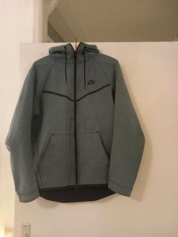 Nike Vest - Sportief & Stijlvol! beschikbaar voor biedingen