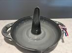 Nieuwe Staub gevogelte standaard voor de BBQ of oven, Gietijzer, Overige typen, Nieuw, Ophalen of Verzenden