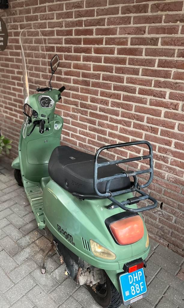 Agm scooter, Fietsen en Brommers, Snorfietsen en Snorscooters, Zo goed als nieuw, Overige merken, Benzine, Ophalen