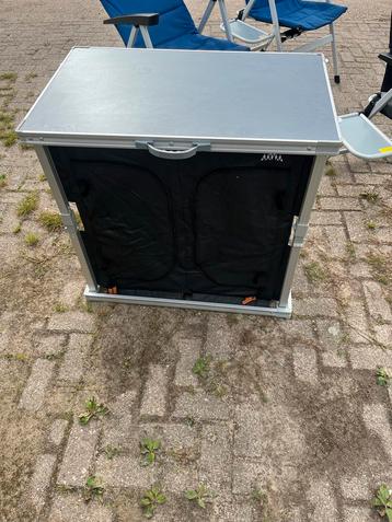 Campingkastje / Schoenenkastje Zo Goed Als Nieuw beschikbaar voor biedingen