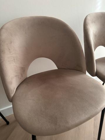 4 Taupe Velvet Eetkamerstoelen beschikbaar voor biedingen