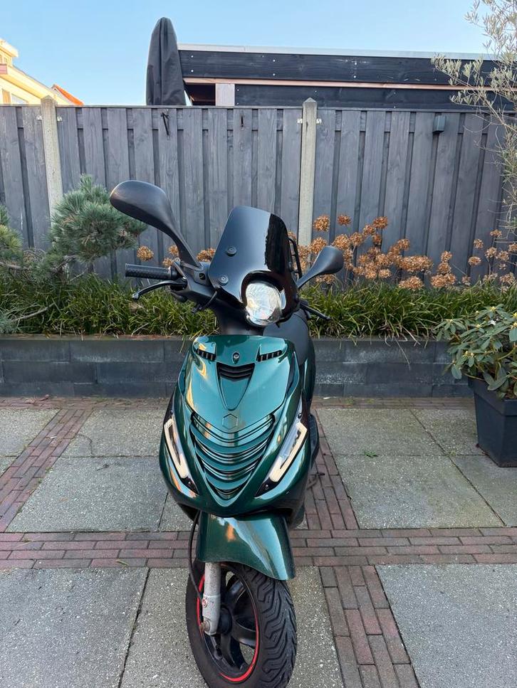 Piaggio Zip 4T, Fietsen en Brommers, Scooters | Piaggio, Gebruikt, Zip, Maximaal 45 km/u, Benzine, Ophalen
