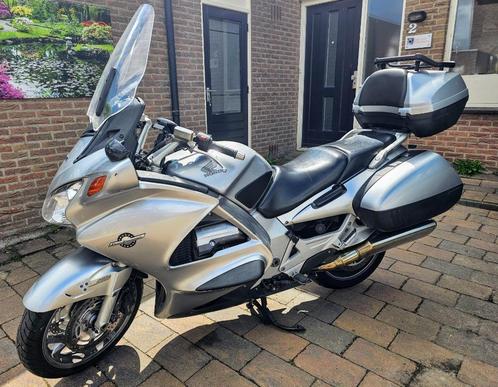 Honda ST1300A, PAN EUROPEAN - DELUXE motorfiets, Motoren, Motoren | Honda, Particulier, Toermotor, 11 kW of minder, 4 cilinders