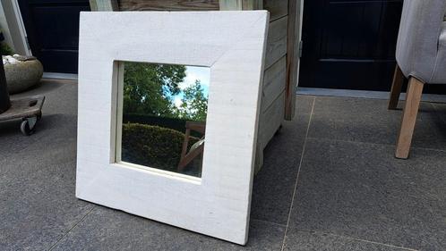 Vierkante. Indiase spiegel met witte lijst van scrapwood, Huis en Inrichting, Woonaccessoires | Spiegels, Nieuw, 50 tot 75 cm