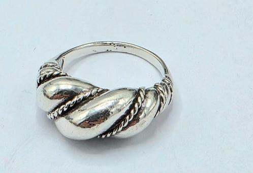Zilveren Modernistische Ring, Sieraden, Tassen en Uiterlijk, Ringen, Zo goed als nieuw, Dame, Kleiner dan 17, Zilver, Zilver, Verzenden
