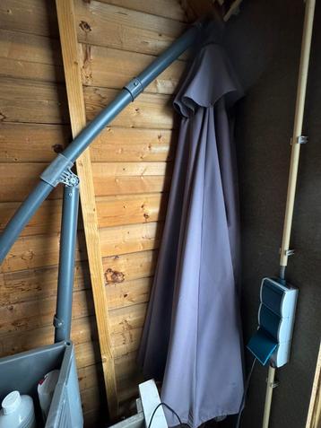 Parasol beschikbaar voor biedingen