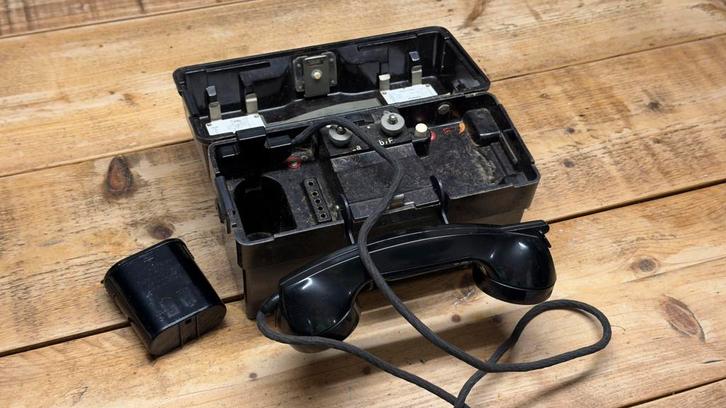 Antieke Duitse Veldtelefoon Standard Elektrik Lorenz, Telecommunicatie, Vaste telefoons | Niet Draadloos, Gebruikt, Bakeliet, Ophalen of Verzenden