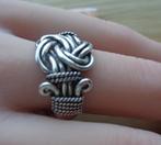 zilveren ring met mattenklopper knoop [390], Sieraden, Tassen en Uiterlijk, 18 tot 19, Verzenden, Zo goed als nieuw, Dame of Heer