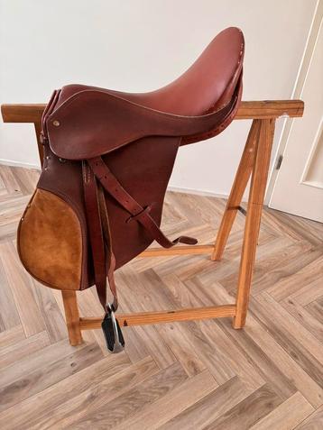Zadel pony van Franse brocante beschikbaar voor biedingen