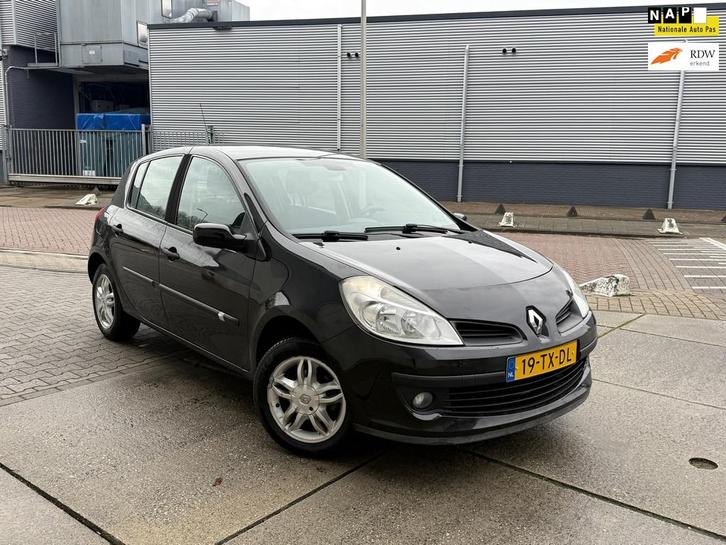 Renault Clio 1.6-16V Privilège AUTOMAAT AIRCO Volledig onde, Auto's, Renault, Bedrijf, Te koop, Clio, ABS, Airbags, Airconditioning