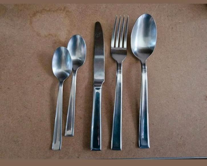 Bestek delen villeroy en boch serie victor, mes vork lepels, Huis en Inrichting, Keuken | Bestek, Gebruikt, Los bestek, Rvs of Chroom