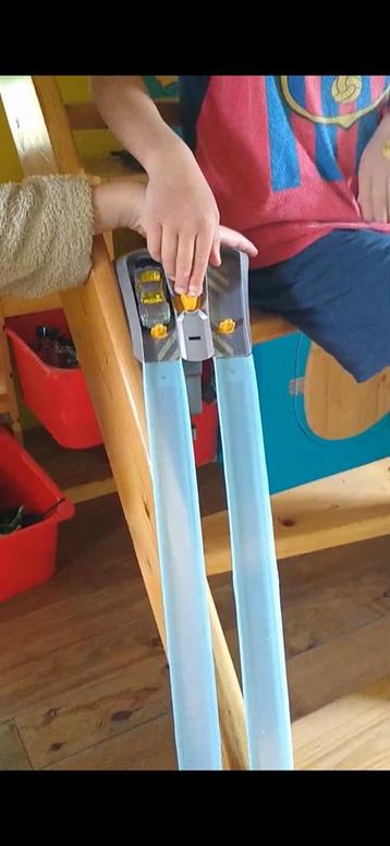 Racebaan voor speelgoed autootjes (zoals hot wheels) beschikbaar voor biedingen
