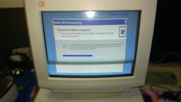 Escom cmc-1503b1 CRT monitor, 15 inch, vga, Computers en Software, Monitoren, Gebruikt, 60 Hz of minder, VGA, Curved, Draaibaar