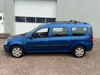 Dacia Logan MCV 1.6-16V Lauréate 7p., Auto's, Dacia, Gebruikt, Blauw, 7 stoelen, Origineel Nederlands