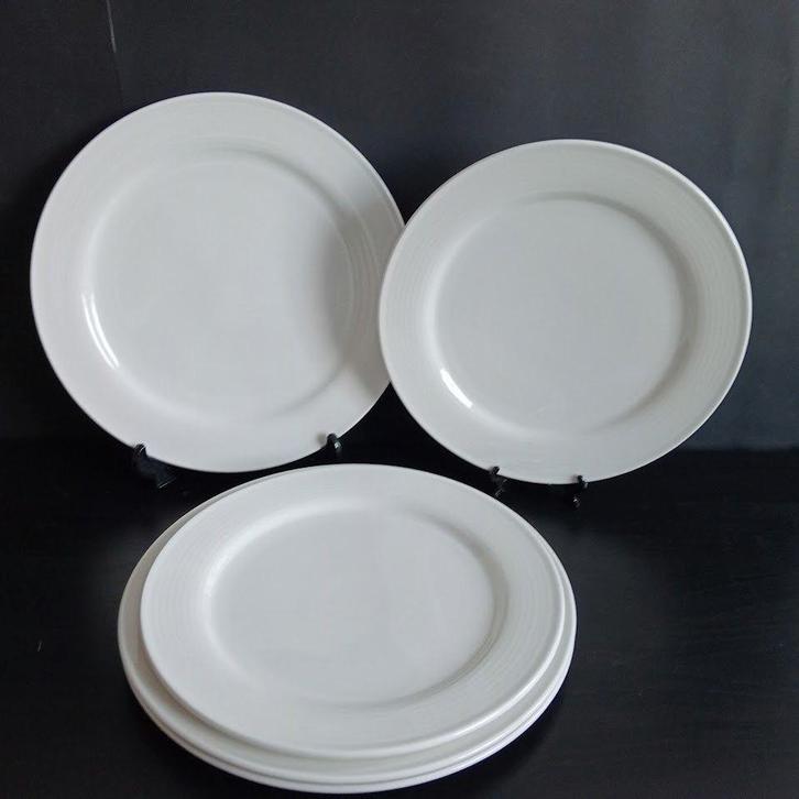 Diner Borden 29 cm en 32 cmVilleroy & Boch met reliëf rand,, Huis en Inrichting, Keuken | Servies, Zo goed als nieuw, Bord(en)