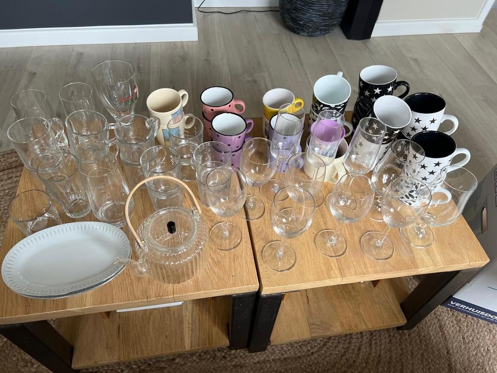 Grote uitzet borden, pannen, kopjes, glazen, bestek, Ophalen of Verzenden