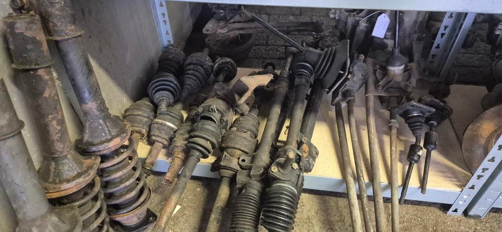 Aandrijfassen, stuurhuizen, veerpoten Ford Fiesta mk1, Ophalen