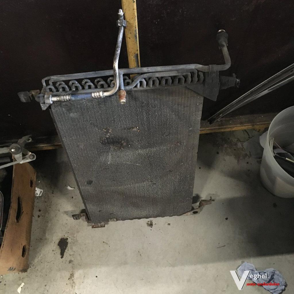 Mercedes W126 560 SEL Airco Condensor ( Locatie Mill )