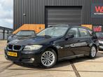 BMW 3-serie Touring 318i High Executive Pano Navi PDC Faceli, Euro 5, Achterwielaandrijving, Zwart, Handgeschakeld