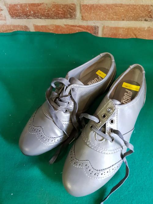 schoenen dames grijs, Kleding | Dames, Schoenen, Ophalen of Verzenden, 'T Olde Gre-j, Info@toldegrej.nl, Endepoelstraat 20f Didam