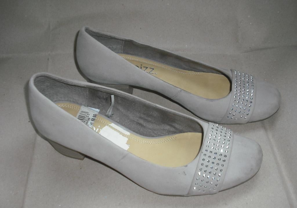 pumps met laag hakje maat: 37, Pumps, Beige, Ophalen of Verzenden, Zo goed als nieuw