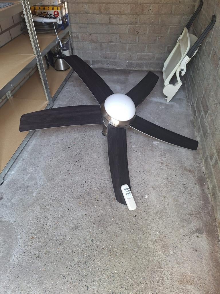 Ventilatorlamp met afstandsbediening Qazqa, Ophalen of Verzenden, Zo goed als nieuw, Plafondventilator