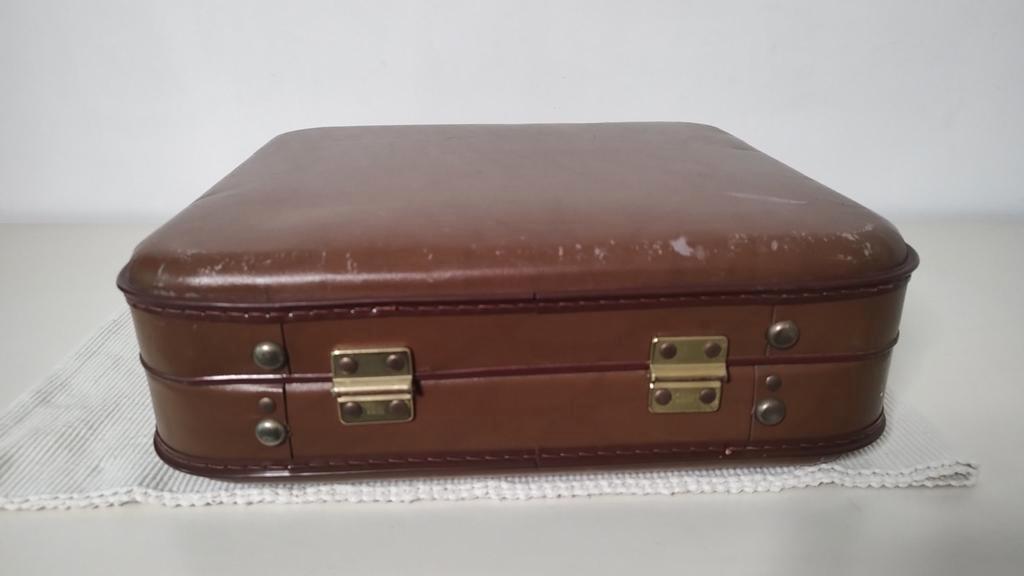 K597 VINTAGE stewardess koffer van geperst karton bruin, Overige materialen, Gebruikt, Onbekend, Minder dan 50 cm