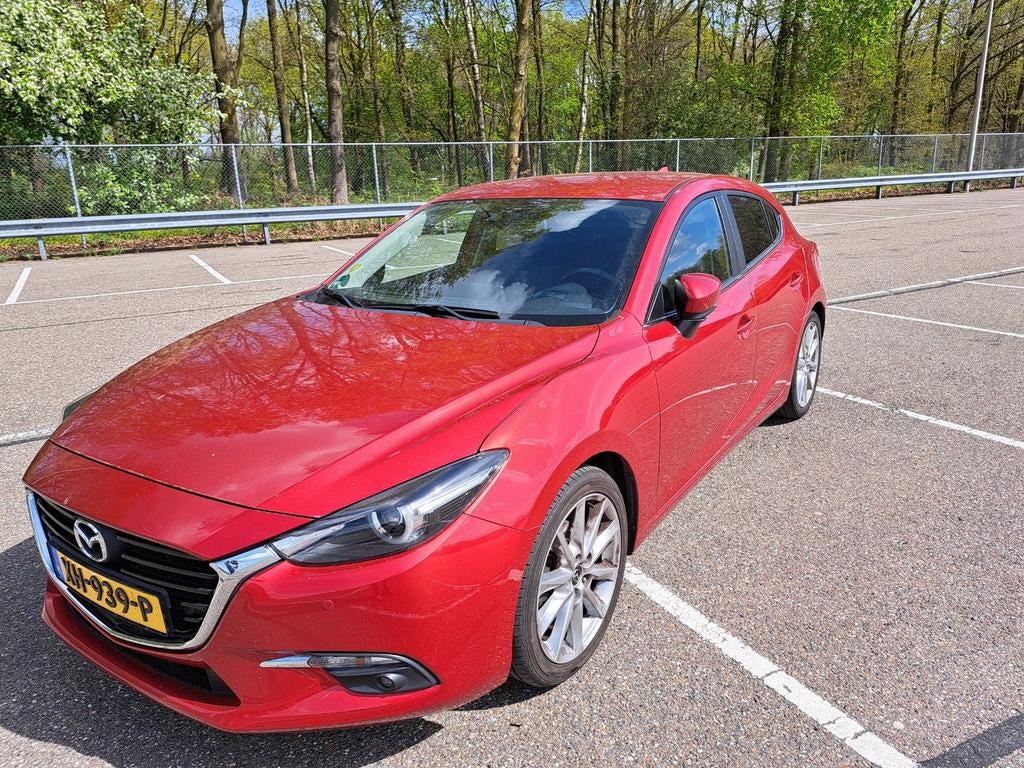 Mazda 3 Skyactiv-d 150 pk 2019 Rood, Auto's, Mazda, Voorwielaandrijving, 4 cilinders, 2191 cc, 24 km/l