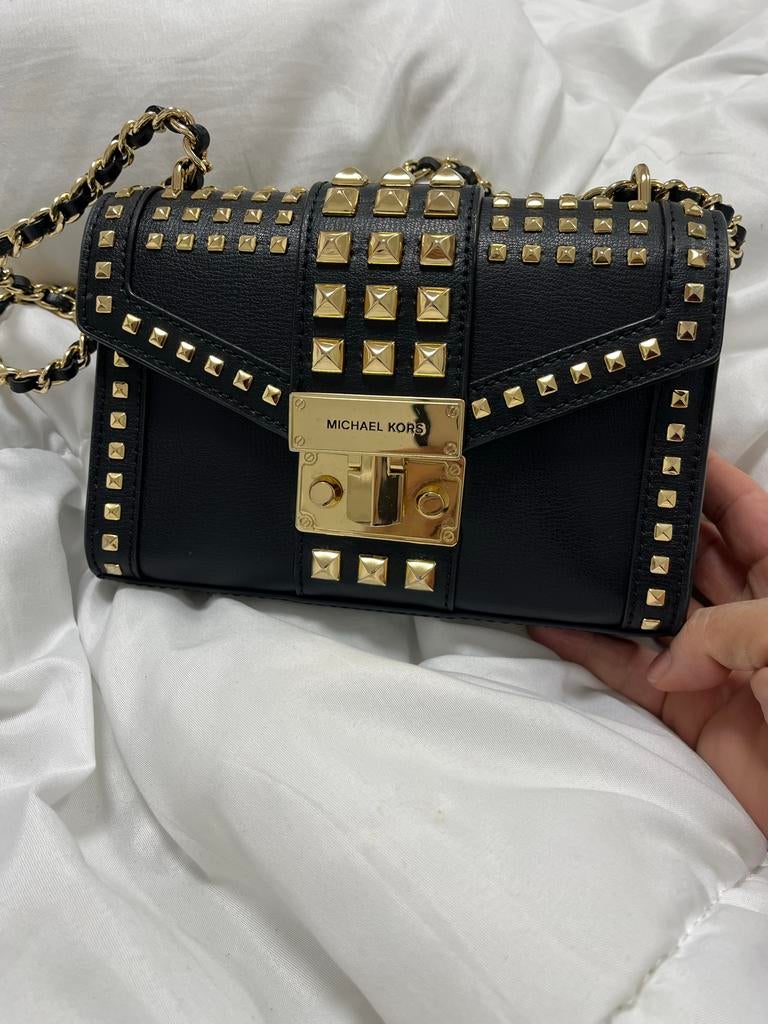 Michael Kors tas met goudkleurige studs, Ophalen of Verzenden, Gebruikt, Zwart, Schoudertasje