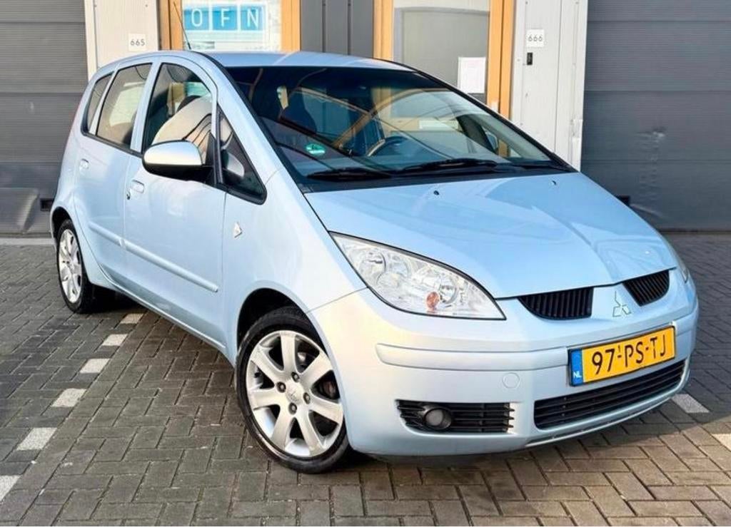 Mitsubishi Colt 1.5 AUTOMAAT, 970 kg, Stof, 40 €/maand, 4 cilinders