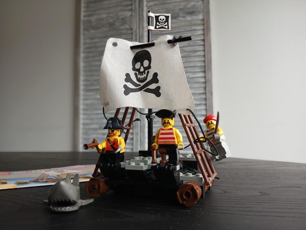 Lego System 6261 Vlot met piraten en haai, Kinderen en Baby's, Speelgoed | Duplo en Lego, Ophalen of Verzenden, Gebruikt, Complete set