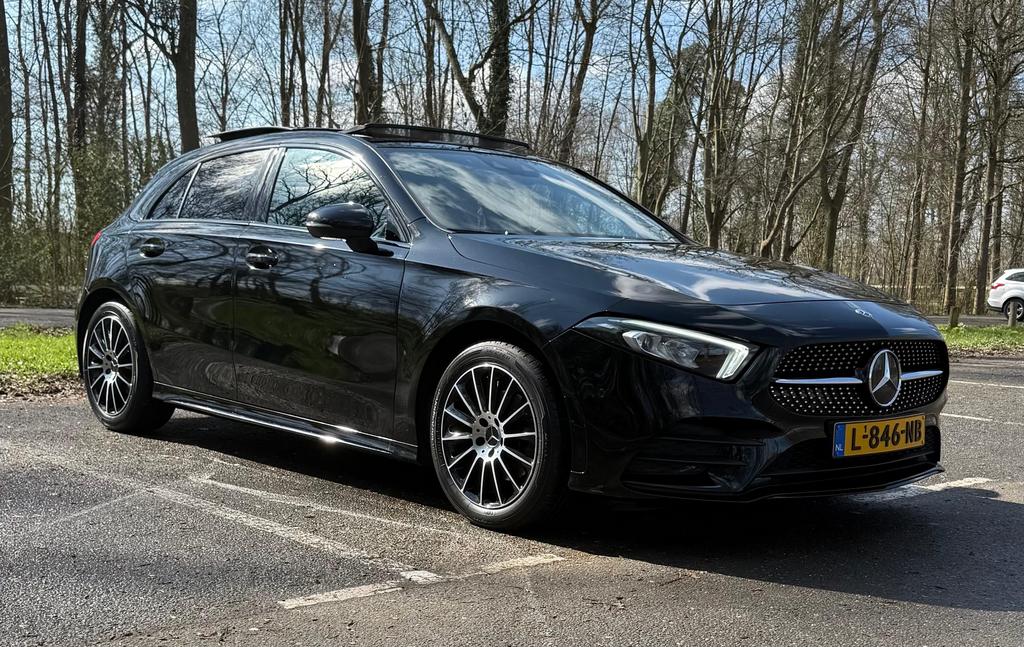 Mercedes-Benz A180 Business Solutions AMG Panodak, Auto's, 136 pk, 4 cilinders, USB, Zwart