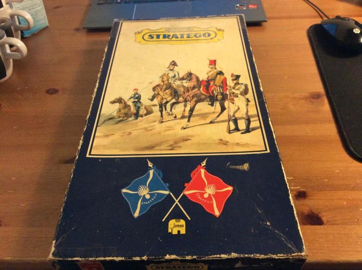 Vintage Stratego, Jumbo blauwe doos. geen spelregels, Hobby en Vrije tijd, Gezelschapsspellen | Bordspellen, Gebruikt, Een of twee spelers