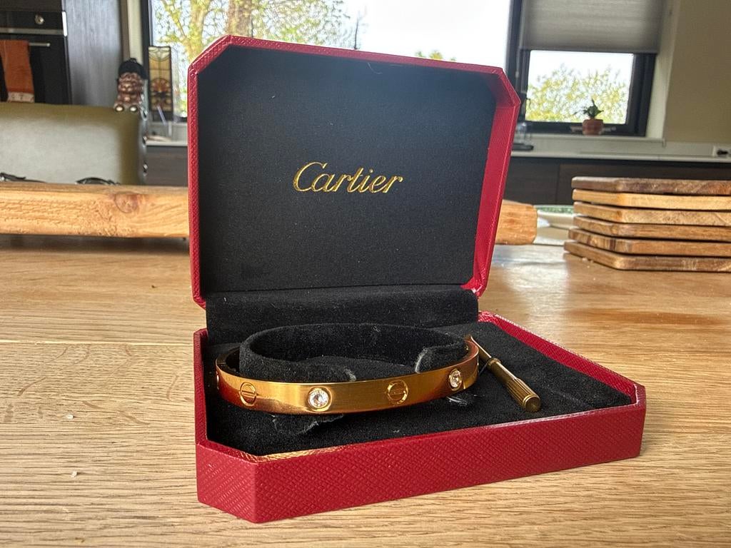 Cartier Love Armband Goudkleurig, Sieraden, Tassen en Uiterlijk, Armbanden, Overige materialen, Ophalen of Verzenden, Zo goed als nieuw
