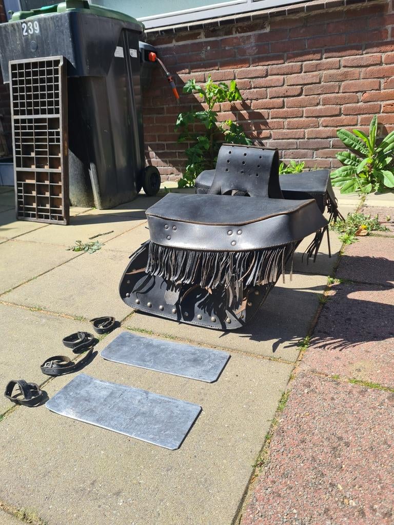 Leren Harley koffers ook voor ander merk motor, Motoren, Accessoires | Koffers en Tassen, Ophalen of Verzenden