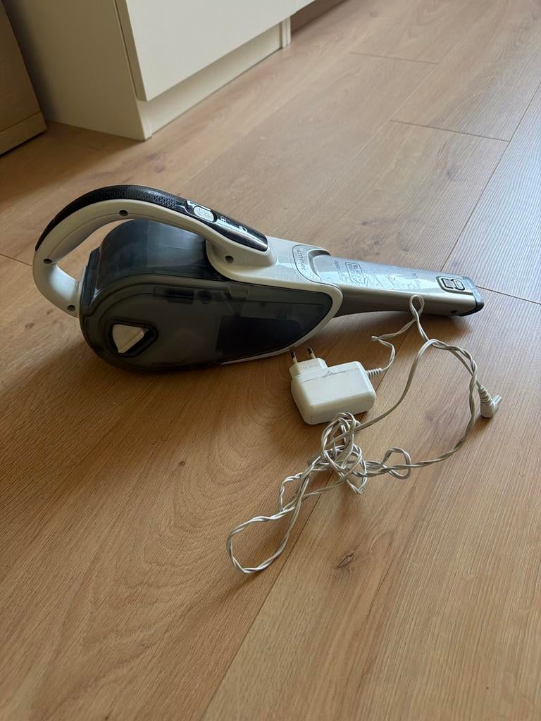 Black + Decker Dustbuster 10.8 Wh Kruimeldief, Ophalen of Verzenden, Gebruikt, Reservoir, Kruimeldief