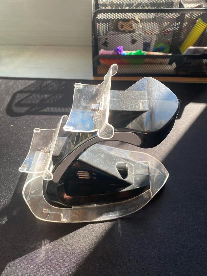 PS4 DualShock Oplaadstation - Transparant, Spelcomputers en Games, Spelcomputers | Sony PlayStation Consoles | Accessoires, Zo goed als nieuw