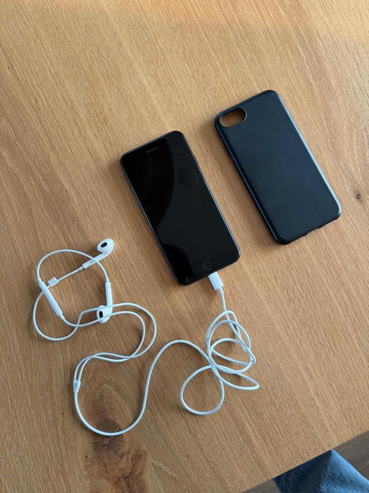 Zwarte iPhone SE (2020) 64 GB, Telecommunicatie, Mobiele telefoons | Apple iPhone, Zo goed als nieuw, 64 GB, Zonder abonnement